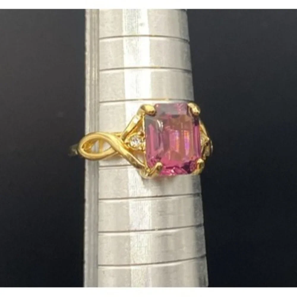 Emerald Cut Amethyst Ring CZ Accent 14k Yellow Gold Plated Size 7 Wt 3 Grams - Picture 13 of 13